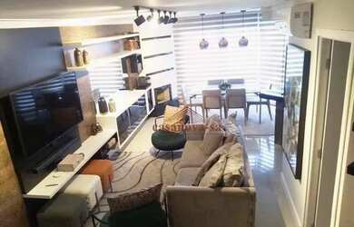 Imagem: O apartamento possui 1 Dormitório, 1 Banheiro, 2 Vagas na garagem