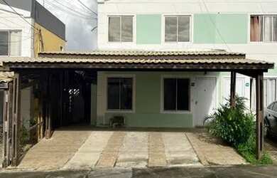 Imagem: A casa em condomínio possui 3 Dormitórios, 2 Banheiros, 2