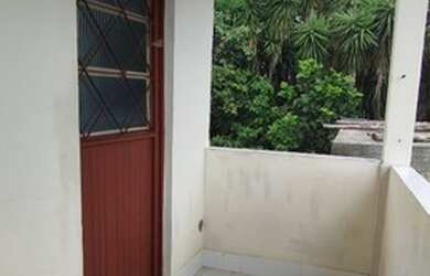 Imagem: A casa possui 1 Dormitório, 1 Banheiro, 1 Vaga na garagem e