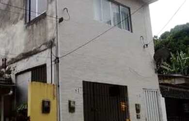 Imagem: A casa possui 2 Dormitórios, 2 Banheiros, 150m² de Área e