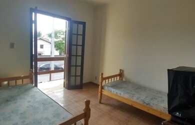 Imagem: A casa em condomínio possui 2 Dormitórios, 2 Banheiros, 1