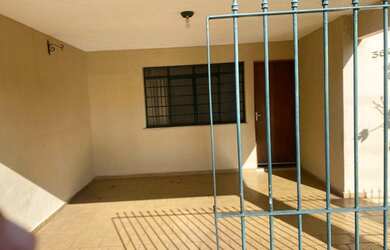 Imagem: CASA A VENDA EM AVENIDA COMERCIAL