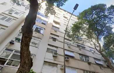 Imagem: O apartamento possui 1 Dormitório, 1 Banheiro, 32m² de Área