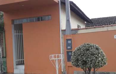 Imagem: O quarto está localizado em Jardim Rosely, Pindamonhangaba