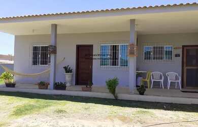 Imagem: A casa e possui 2 Dormitórios, Suítes, 1 Banheiro, 112-0m²