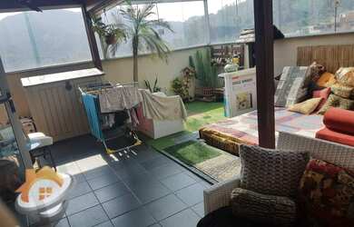 Imagem: O apartamento possui 3 Dormitórios, 1 Banheiro, 1 Vaga na garagem