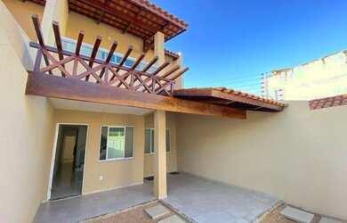 Imagem: A casa possui 3 Dormitórios, 3 Banheiros, 3 Vagas na garagem