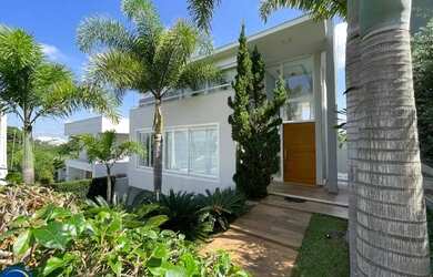 Imagem: A casa em condomínio possui 3 Dormitórios, 5 Banheiros, 4