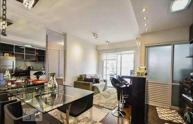 Imagem: O studio possui 1 Dormitório, 1 Banheiro, 2 Vagas na garagem