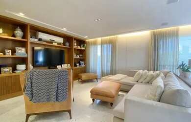 Imagem: O apartamento possui 3 Dormitórios, 5 Banheiros, 3 Vagas na