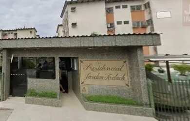 Imagem: O apartamento possui 3 Dormitórios, 1 Banheiro, 1 Vaga na garagem