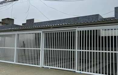 Imagem: A casa possui 2 Dormitórios, 1 Banheiro, 1 Vaga na garagem