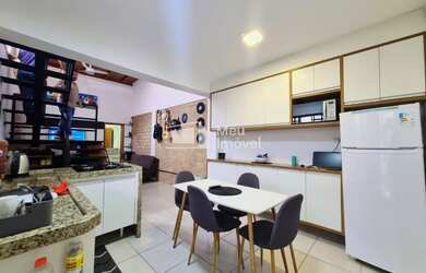 Imagem: A casa possui 1 Dormitório, 1 Banheiro, 3 Vagas na garagem