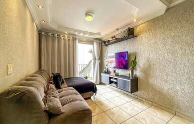 Imagem: O apartamento possui 2 Dormitórios, 1 Banheiro, 1 Vaga na garagem