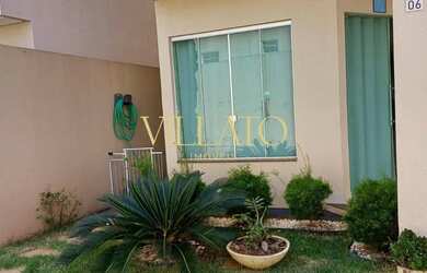 Imagem: A casa possui 3 Dormitórios, 3 Banheiros, 2 Vagas na garagem