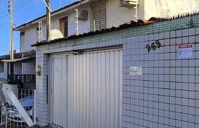 Imagem: A casa possui 3 Dormitórios, 2 Banheiros, 1 Vaga na garagem