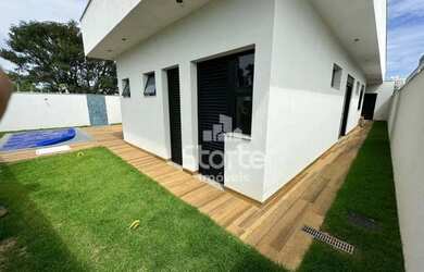 Imagem 3: Casa alto padrão com 3 suítes à venda, 224 m² por R$ 2.200.000 - Condomínio...