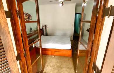 Imagem: A casa possui 4 Dormitórios, 3 Banheiros, 2 Vagas na garagem