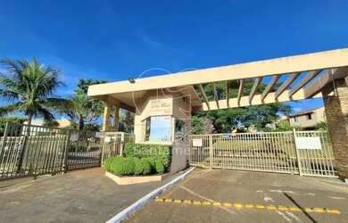 Imagem: A casa em condomínio possui 3 Dormitórios, 2 Banheiros, 1