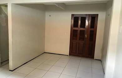 Imagem: A casa possui 2 Dormitórios, 2 Banheiros, 1 Vaga na garagem