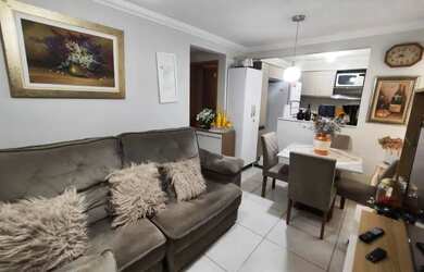 Imagem: O apartamento possui 2 Dormitórios, 1 Banheiro, 1 Vaga na garagem