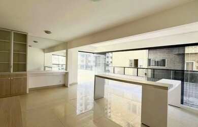 Imagem: O apartamento possui 4 Dormitórios, 1 Banheiro, 3 Vagas na