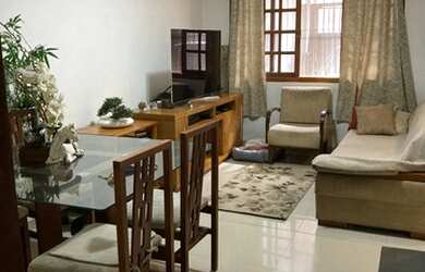 Imagem: A casa possui 2 Dormitórios, 3 Banheiros, 2 Vagas na garagem