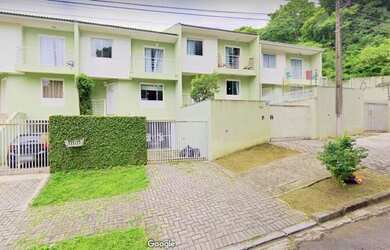 Imagem: A casa em condomínio possui 3 Dormitórios, 3 Banheiros, 2