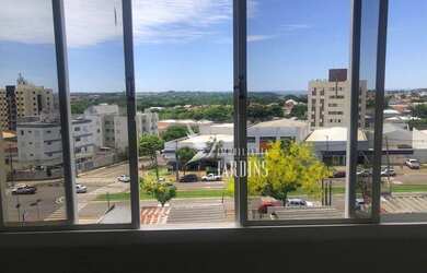 Imagem: O apartamento possui 3 Dormitórios, 1 Banheiro, 1 Vaga na garagem