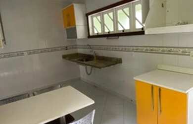 Imagem: A casa possui 2 Dormitórios, 2 Banheiros, 110m² de Área e