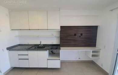 Imagem: O apartamento possui 1 Dormitório, 1 Banheiro, 1 Vaga na garagem