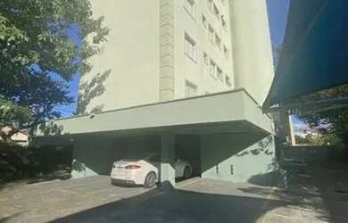 Imagem: O apartamento possui 3 Dormitórios, 1 Banheiro, 1 Vaga na garagem