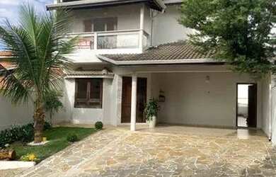 Imagem: A casa em condomínio possui 3 Dormitórios, 4 Banheiros, 4