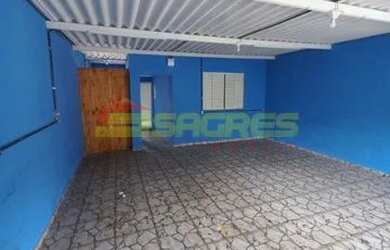 Imagem: A casa possui 2 Dormitórios, 1 Banheiro, 1 Vaga na garagem