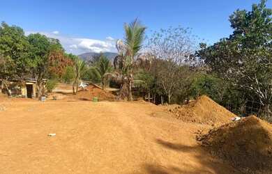 Imagem: O terreno possui 1.500m² de Área e está localizado em Governador