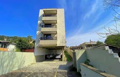 Imagem: O apartamento possui 3 Dormitórios, 1 Banheiro, 2 Vagas na