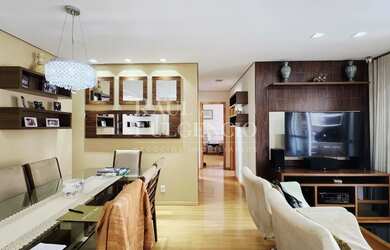 Imagem: O apartamento possui 3 Dormitórios, 2 Banheiros, 2 Vagas na