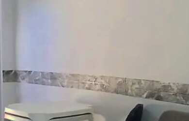 Imagem: A casa possui 3 Dormitórios, 1 Banheiro, 3 Vagas na garagem