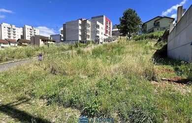 Imagem: O terreno possui 360m² de Área e está localizado em Vinhedos
