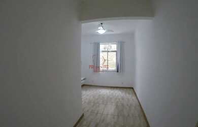 Imagem: O apartamento possui 1 Dormitório, 1 Banheiro, 38m² de Área