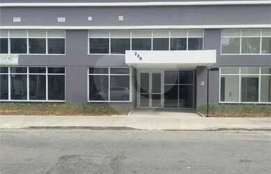 Imagem: O depósito possui 5 Vagas na garagem, 5.148m² de Área e