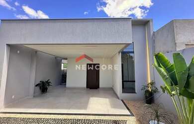 Imagem: A casa possui 3 Dormitórios, 3 Banheiros, 2 Vagas na garagem