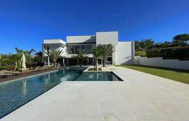 Imagem: A casa em condomínio possui 3 Dormitórios, 3 Banheiros, 4