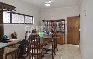 Imagem 4: Casa com ótima localização, acabamento de primeira qualidade, ao lado...