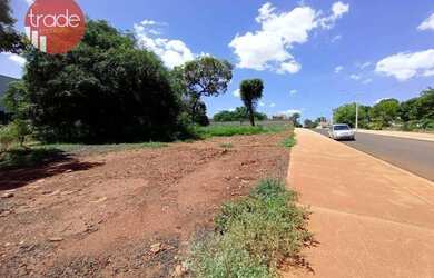 Imagem: O terreno possui 371m² de Área e está localizado em Alto