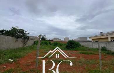 Imagem: O terreno possui 600m² de Área e está localizado em Setor