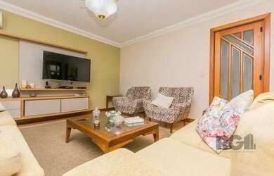 Imagem: A casa possui 4 Dormitórios, 5 Banheiros, 4 Vagas na garagem