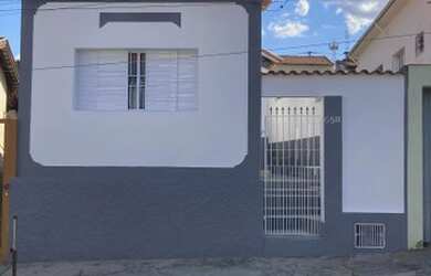 Imagem: A casa possui 2 Dormitórios, 2 Banheiros, 80m² de Área e