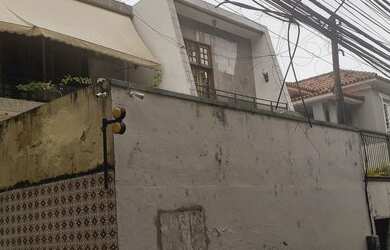 Imagem: A casa à venda possui 5 Dormitórios, 5 Banheiros, 2 Vagas