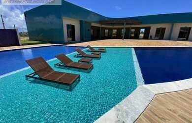 Imagem: O terreno possui 360m² de Área, Churrasqueira, Piscina e está